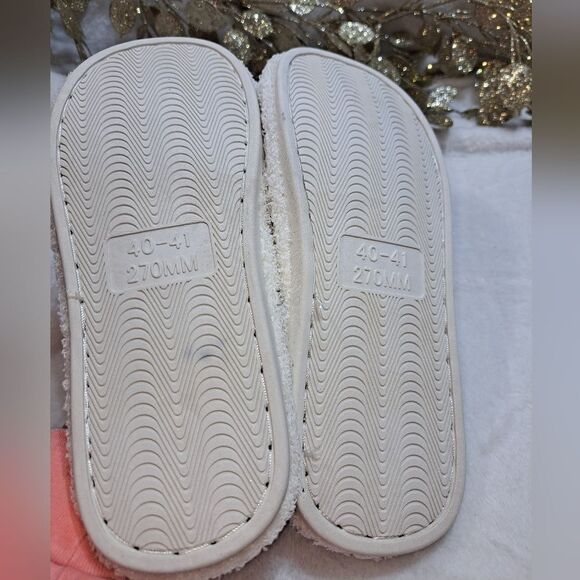 New Fuzzy Slippers - Picture 15 of 15
